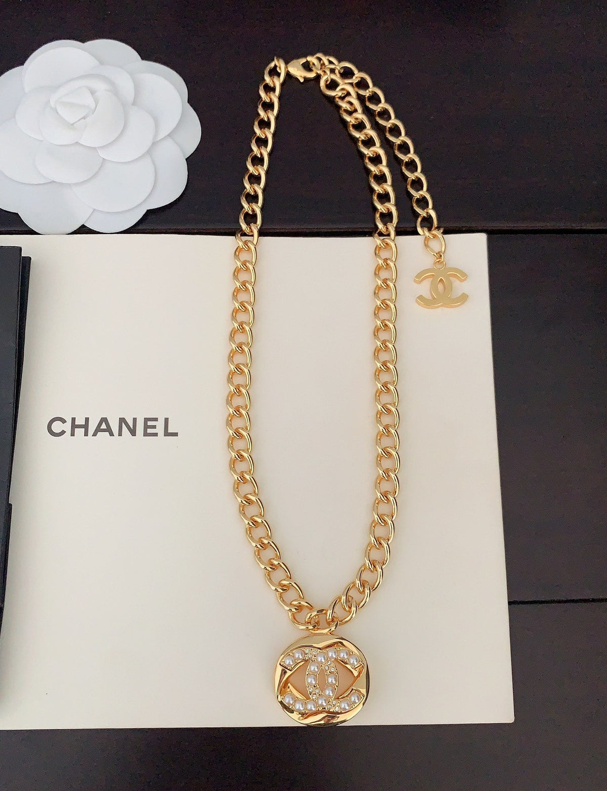 Chanel Diamond Chain 18K Gold Necklace product image 3, provided for visual reference and product detail review