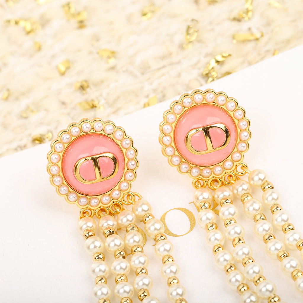 Dior Petit Tassel 18K Gold Earrings product image 2, provided for visual reference and product detail review