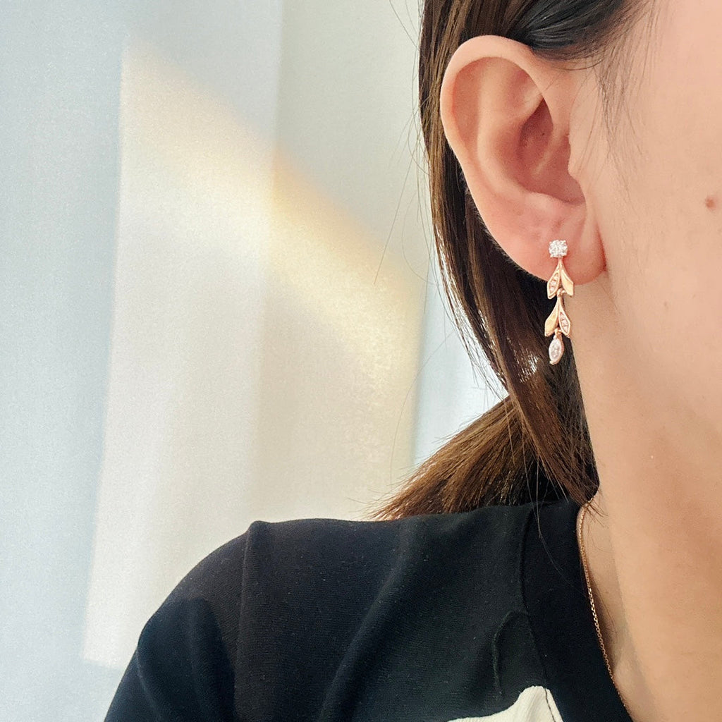 Tiffany Victoria Vine Convertible Drop 18K Gold Earrings product image 3, provided for visual reference and product detail