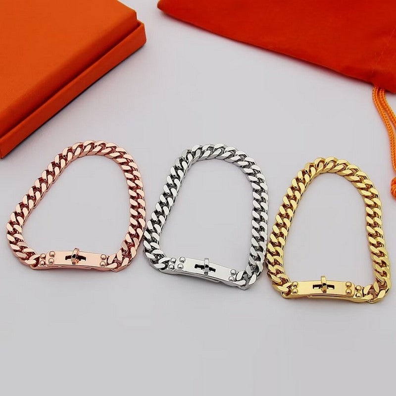 Hermes Kelly Chain 18K Gold Bracelet product image 6, provided for visual reference and product detail review