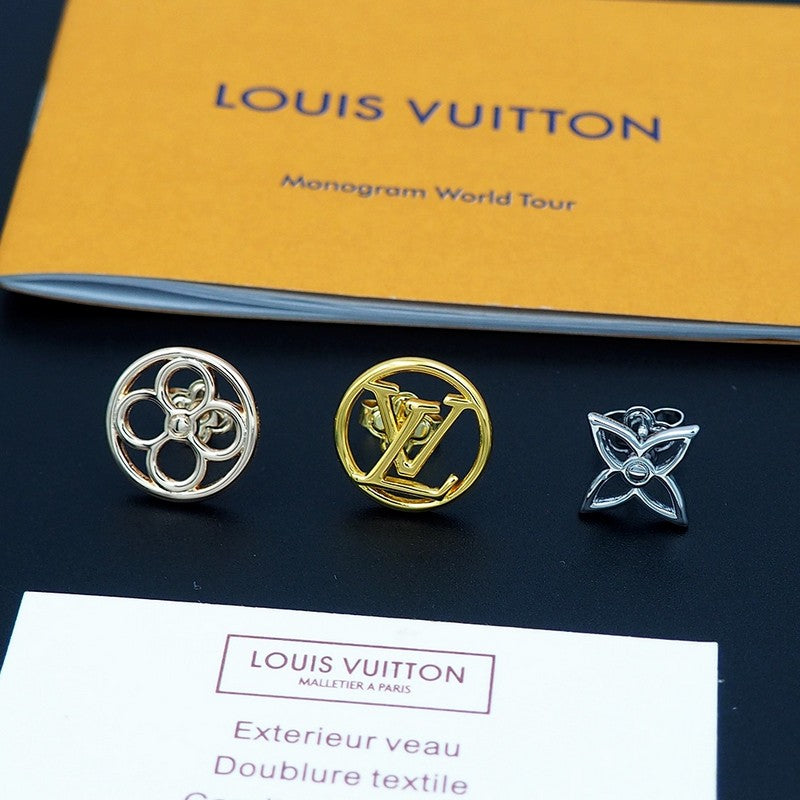 Louis Vuitton Lace 18K Gold Earrings product image 5, provided for visual reference and product detail review