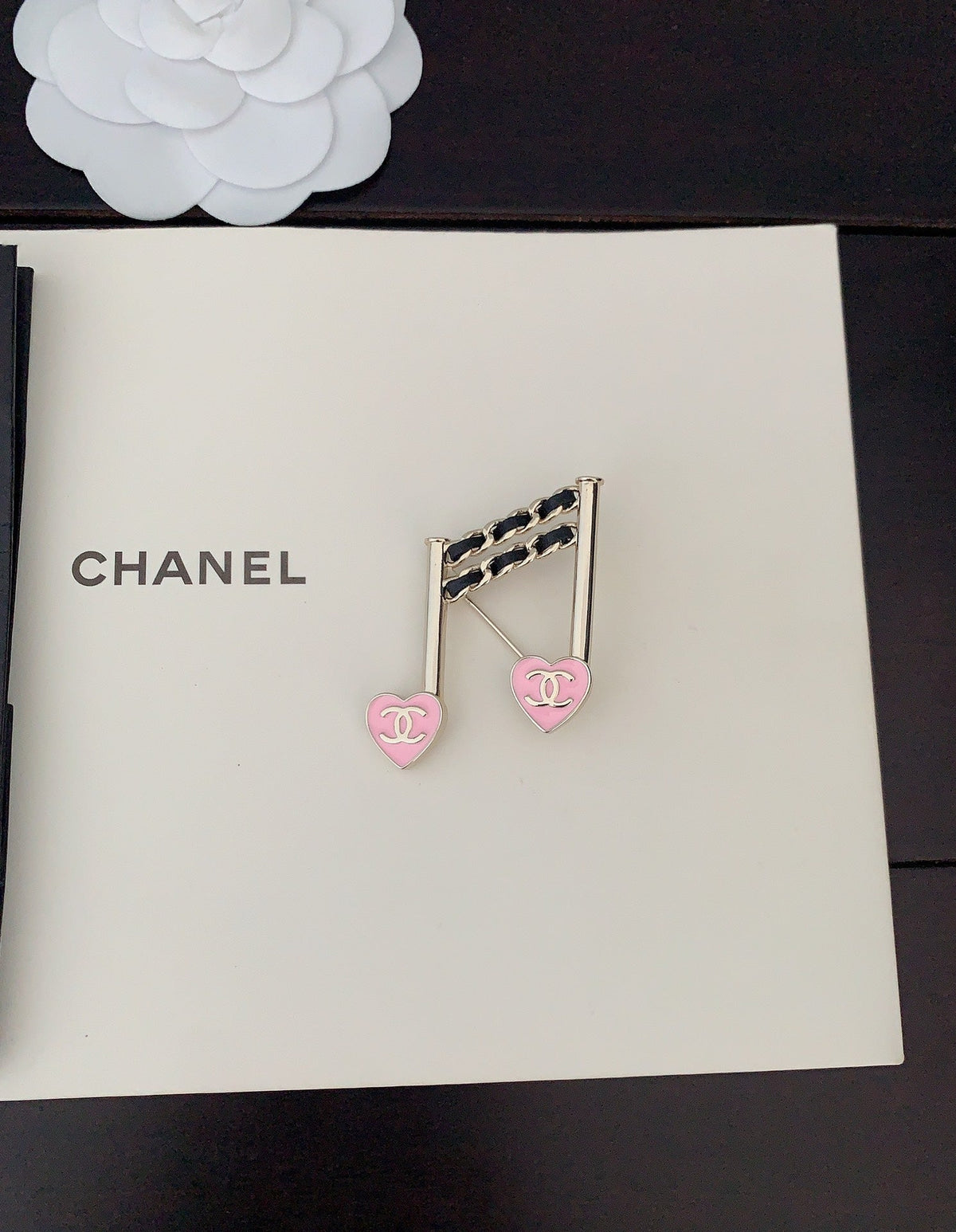 Chanel Music Symbol 18K Gold Brooch product image 3, provided for visual reference and product detail review