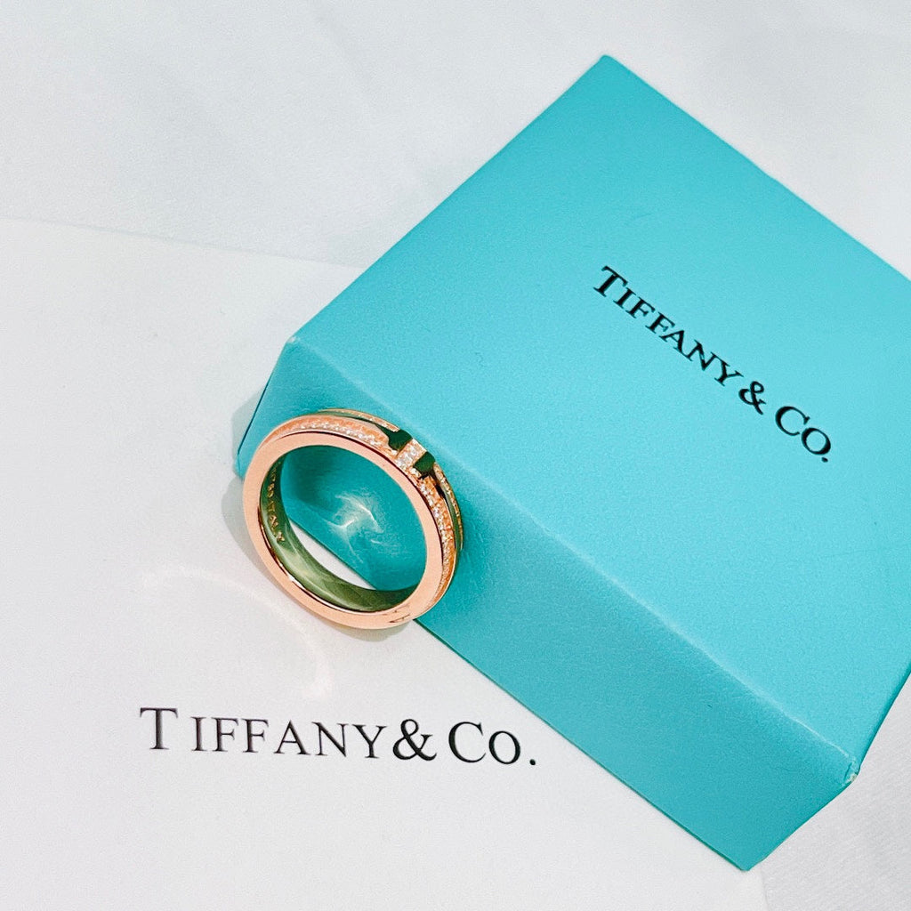 Tiffany Narrow Pave Diamond 18K Gold Ring product image 7, provided for visual reference and product detail review