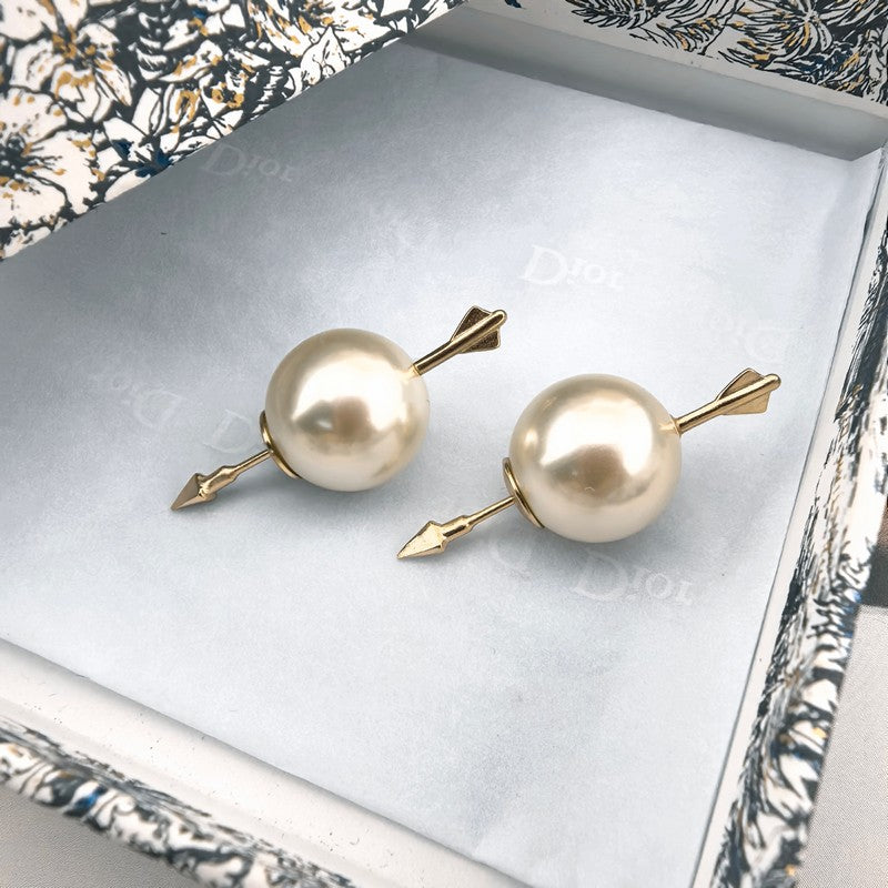 Dior Tribales 18K Gold Earrings product image 2, provided for visual reference and product detail review