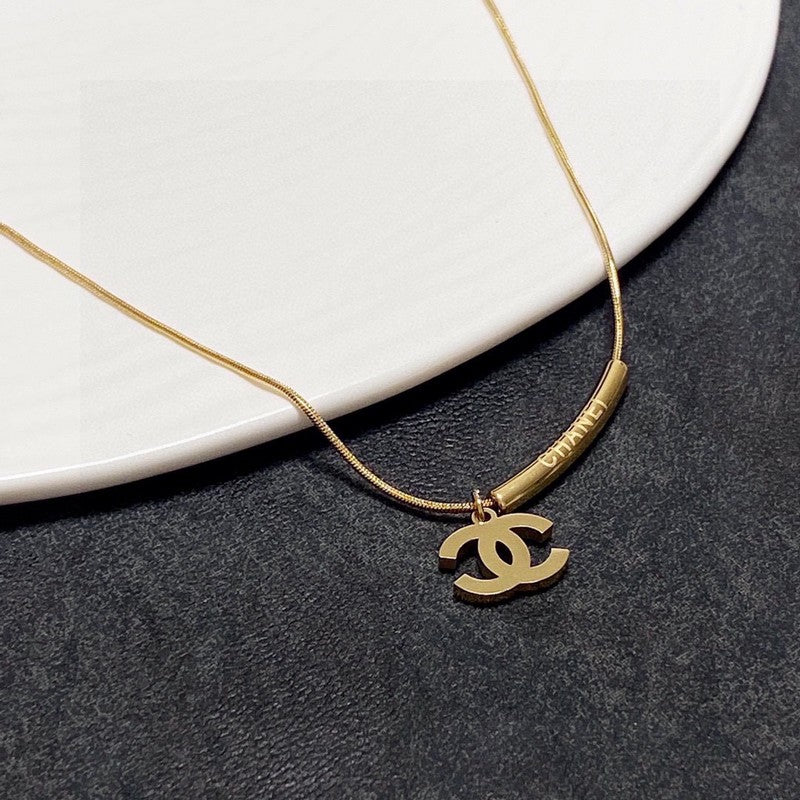 Chanel Gold 18K Gold Necklace product image 4, provided for visual reference and product detail review