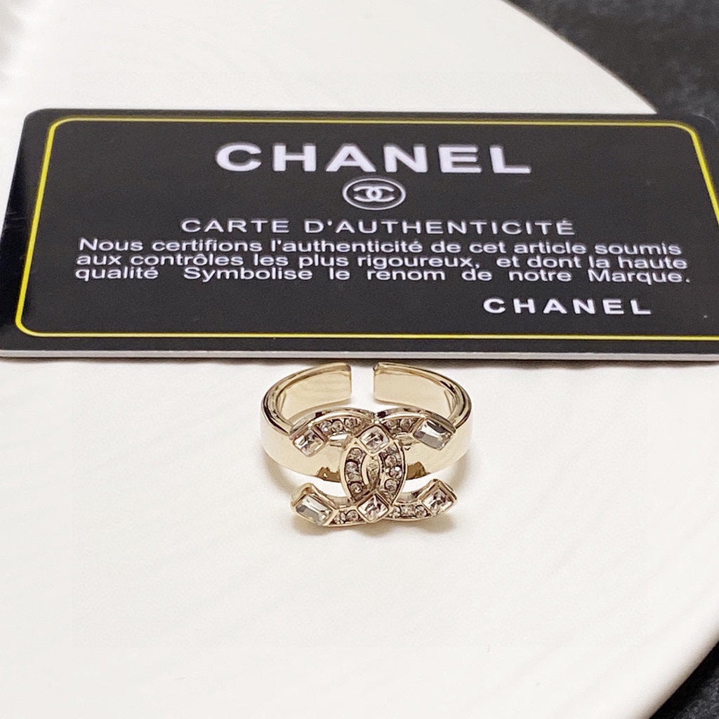 Chanel Crystals 18K Gold Ring product image 4, provided for visual reference and product detail review