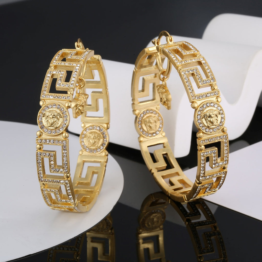 Ver Round Crystals 18K Gold Earrings product image 3, provided for visual reference and product detail review