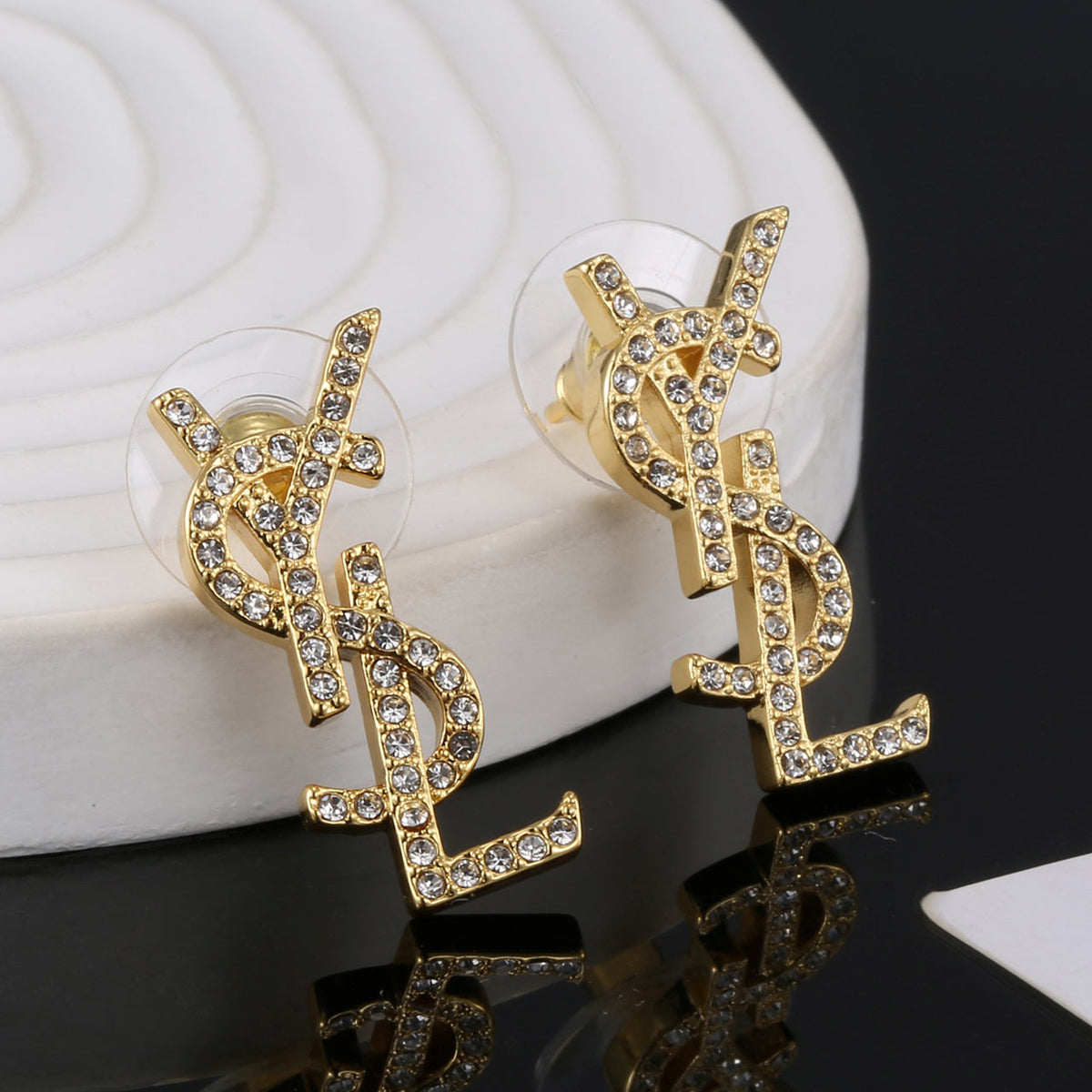 YSL Classic Crystals 18K Gold Brooch product image 1, provided for visual reference and product detail review