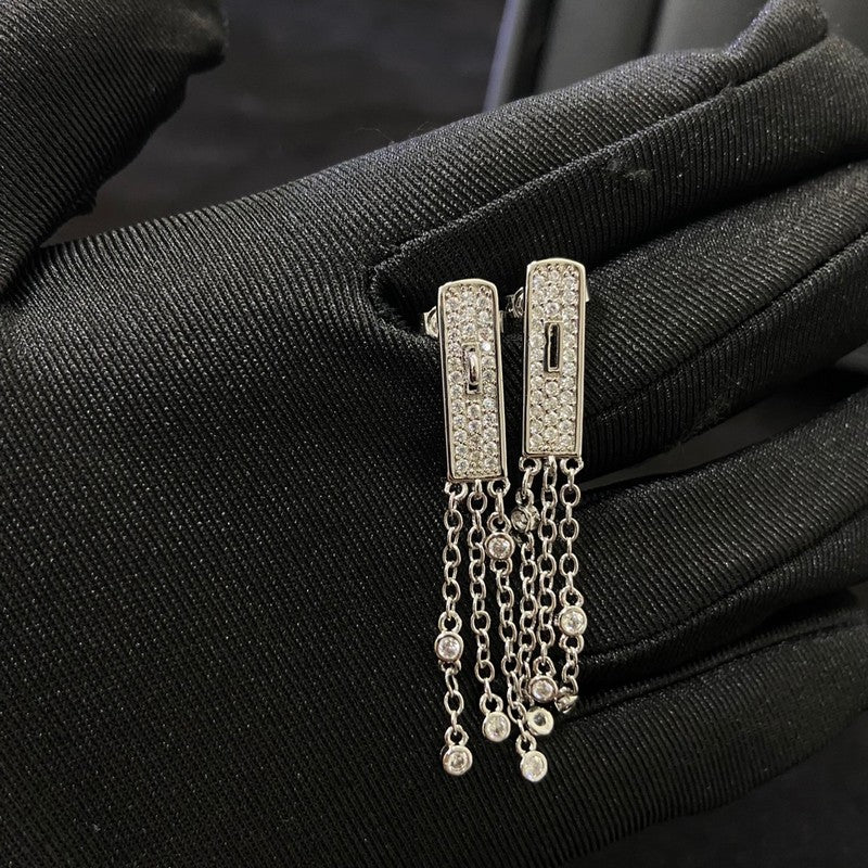 Hermes Kelly Gavroche Full Diamond 18K Gold Earrings product image 4, provided for visual reference and product detail review