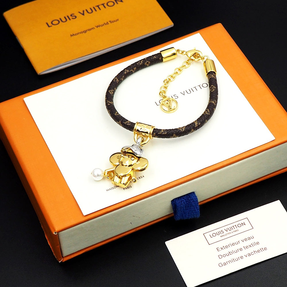 Louis Vuitton Vivienne Pearls 18K Gold Bracelet product image 6, provided for visual reference and product detail review