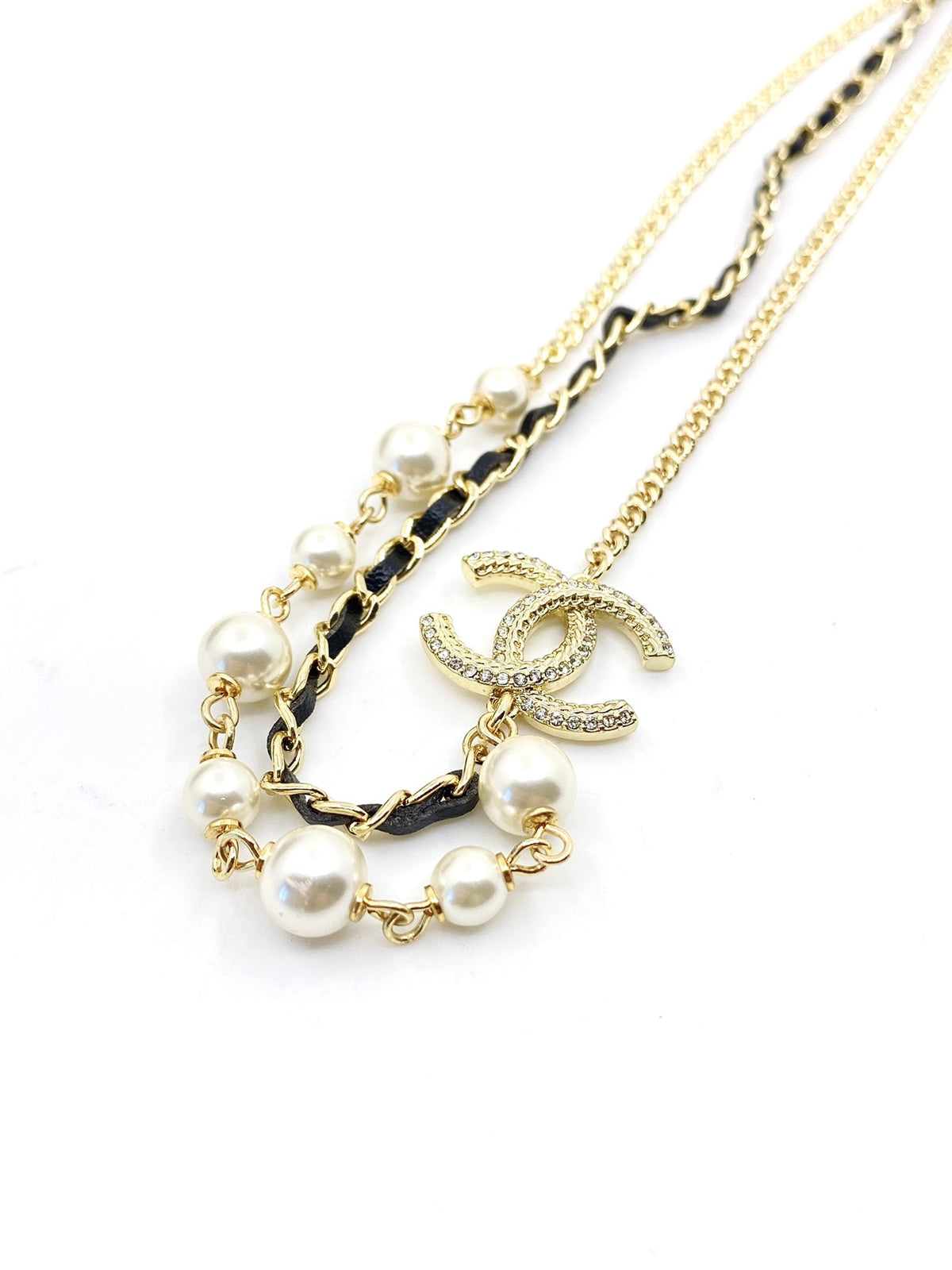 Chanel Pearls Strass Choker 18K Gold Necklace product image 3, provided for visual reference and product detail review