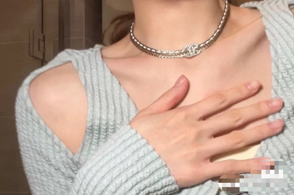 Chanel Diamonds Choker 18K Gold Necklace product image 2, provided for visual reference and product detail review