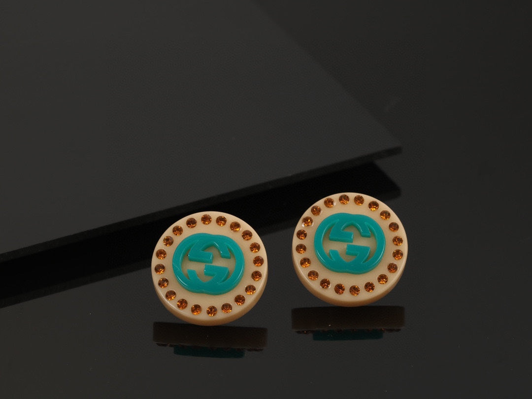 Gucci Double Resin 18K Gold Earrings product image 5, provided for visual reference and product detail review