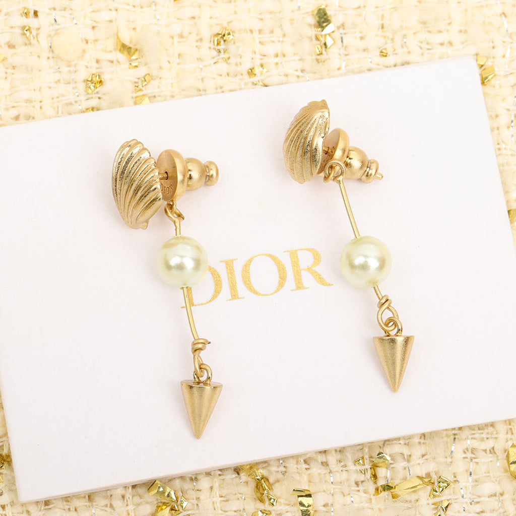 Dior Pearl Pendant 18K Gold Earrings product image 1, provided for visual reference and product detail review