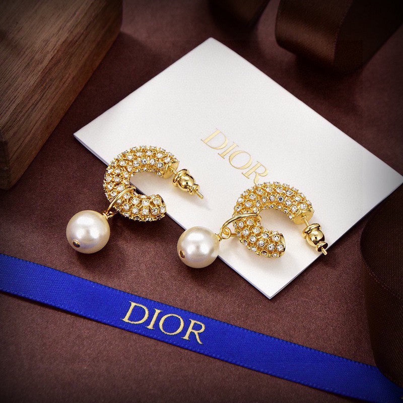 Dior Tribales Pave Diamond 18K Gold Earrings product image 4, provided for visual reference and product detail review
