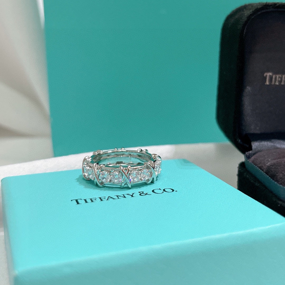Tiffany Schlumberger Eighteen Stone 18K Gold Ring product image 4, provided for visual reference and product detail review