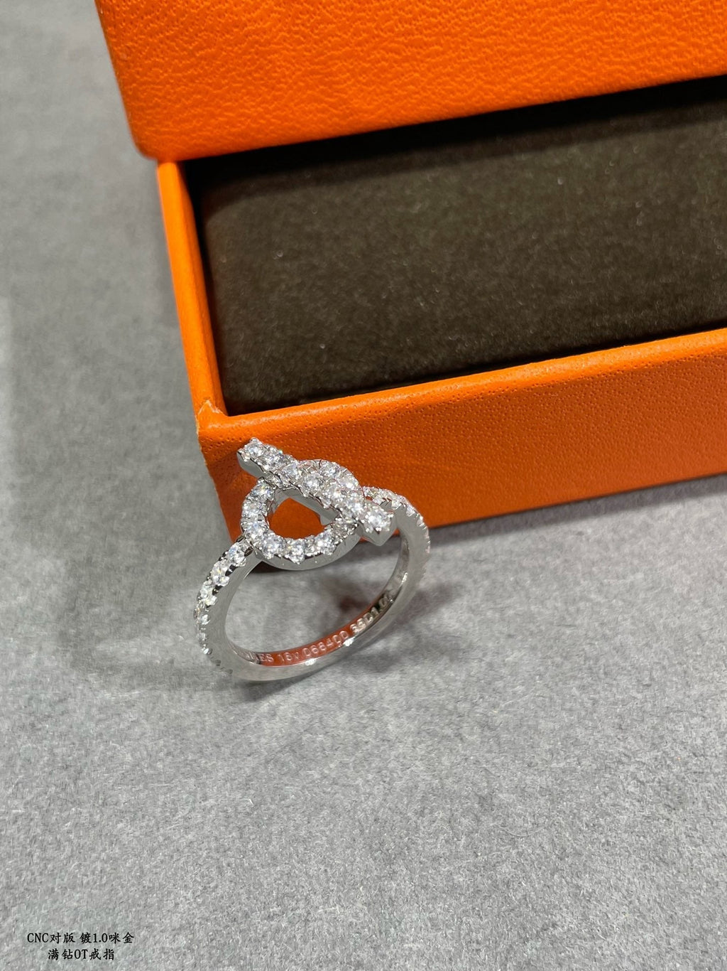 Hermes Finesse Diamond 18K White Gold Ring product image 4, provided for visual reference and product detail review