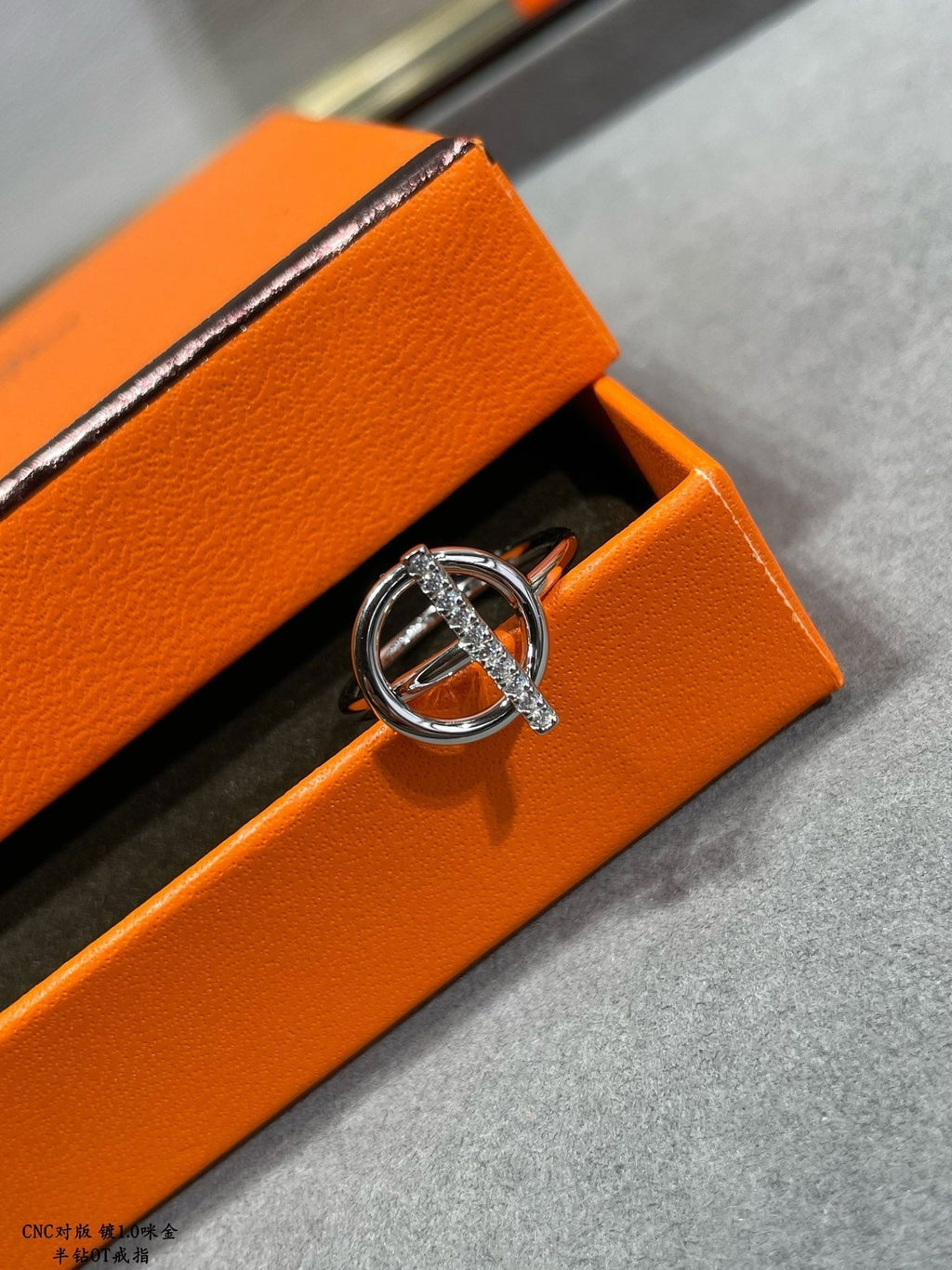 Hermes Echappee Diamond 18K Gold Ring product image 2, provided for visual reference and product detail review