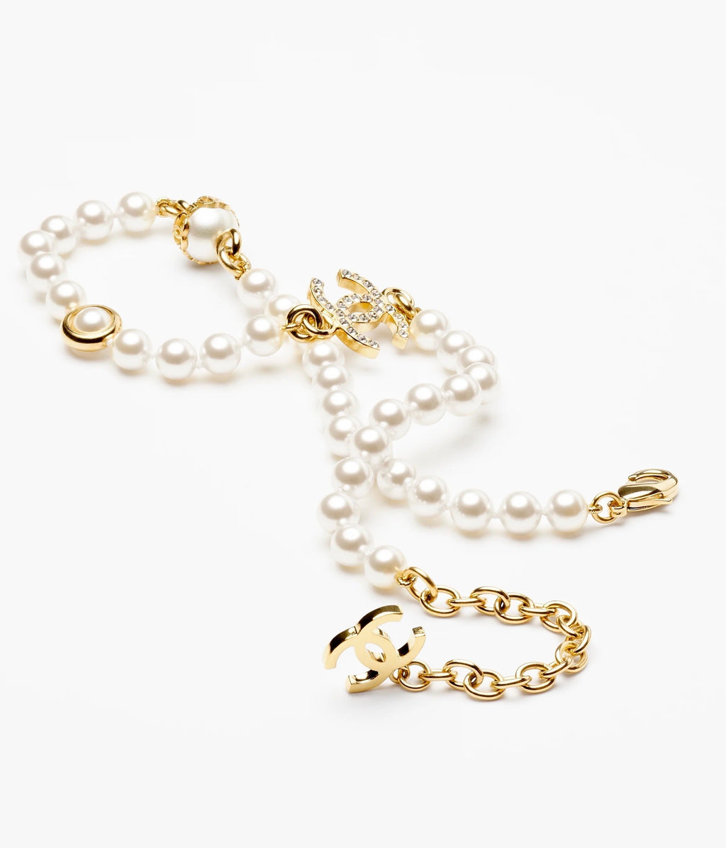Chanel Pearl Chain 18K Gold Necklace product image 4, provided for visual reference and product detail review