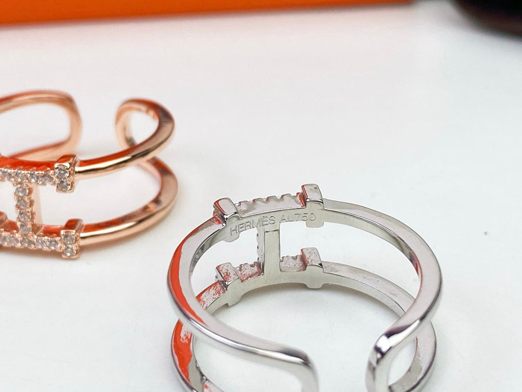 Hermes Ever Chaine D'ancre 18K Gold Ring product image 4, provided for visual reference and product detail review