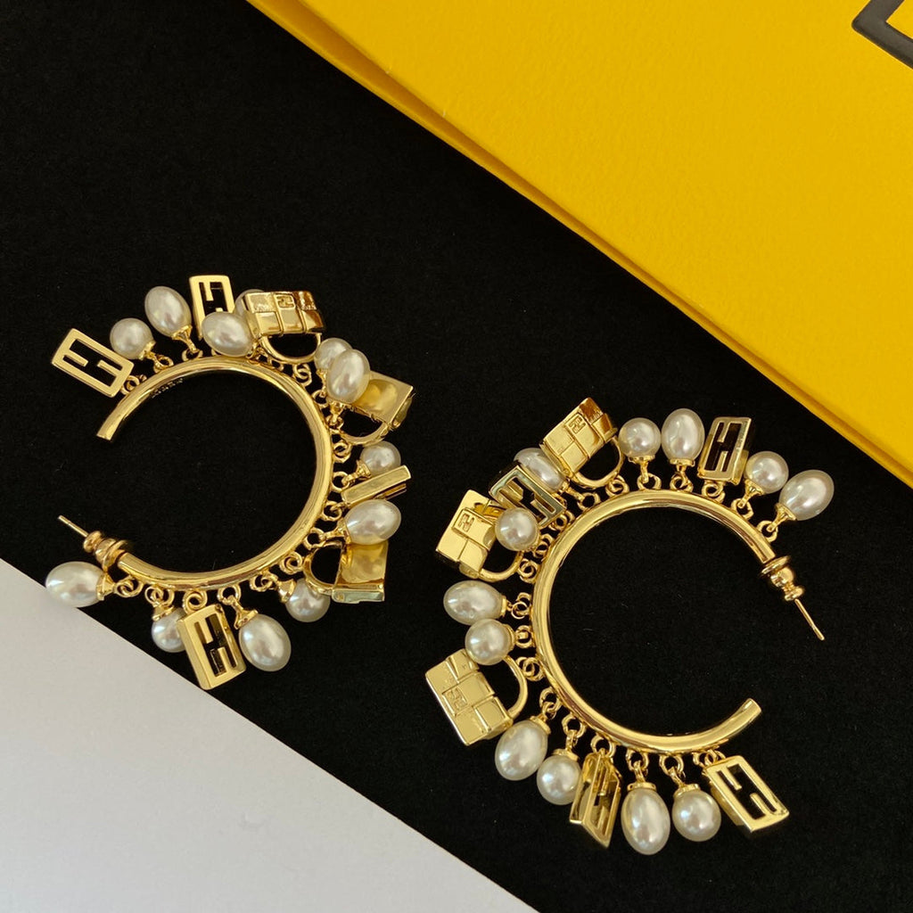 Fendi Pearls 18K Gold Earrings product image 3, provided for visual reference and product detail review