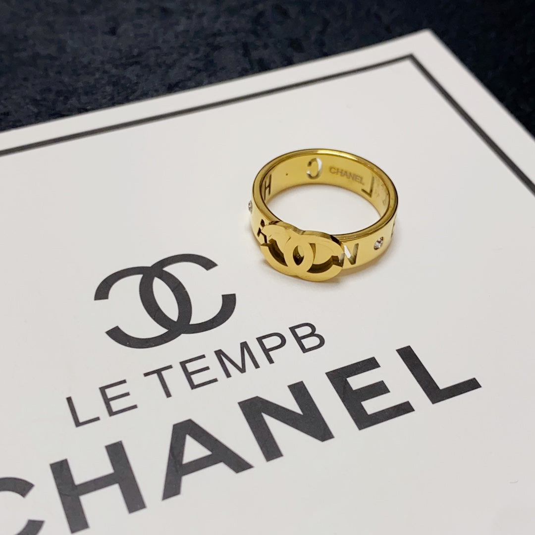 Chanel 18K Yellow Gold Ring product image 3, provided for visual reference and product detail review