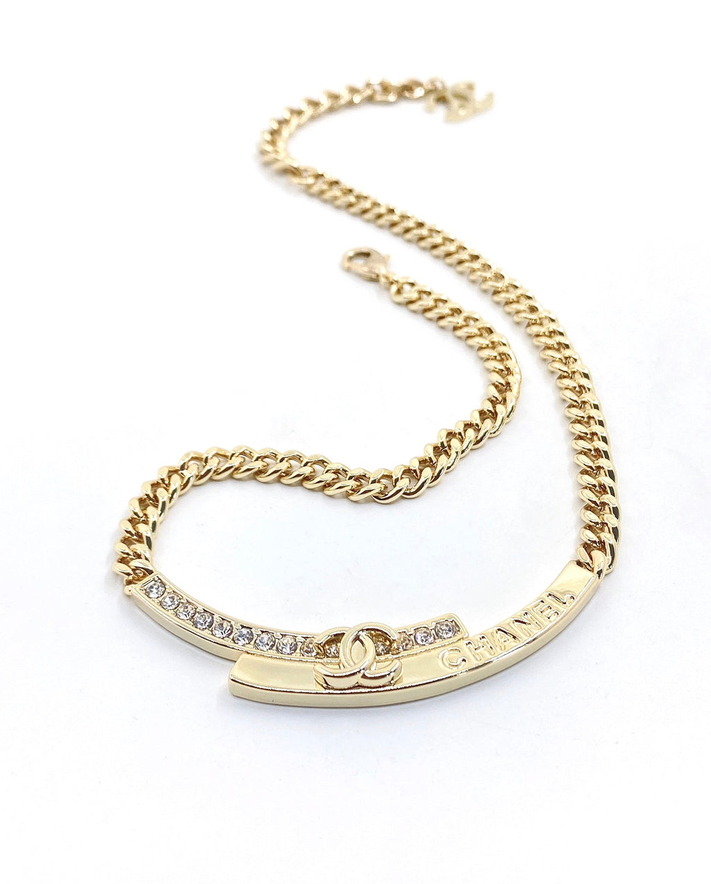 Chanel Diamonds Choker 18K Gold Necklace product image 3, provided for visual reference and product detail review