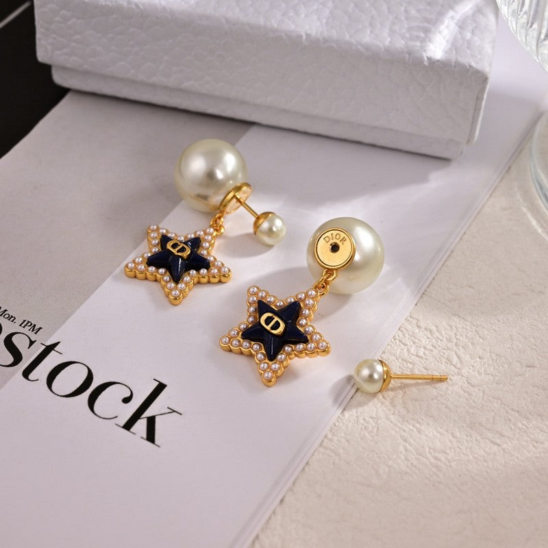 Dior Tribales Star Pearl 18K Gold Earrings product image 3, provided for visual reference and product detail review