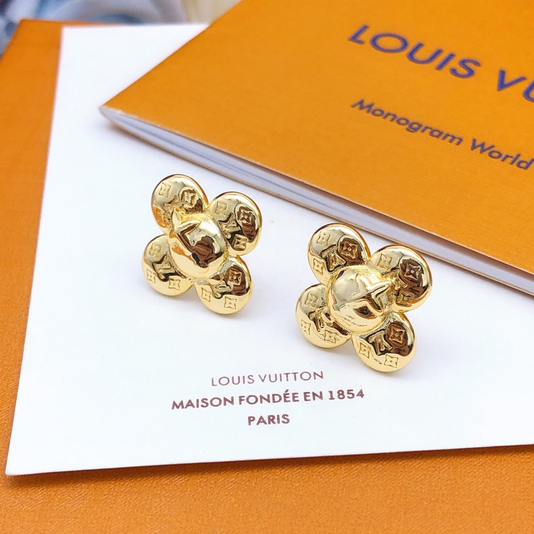 Louis Vuitton Vivienne 18K Gold Earrings product image 3, provided for visual reference and product detail review