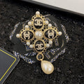 Chanel Pearl Pendant Gold 18K Gold Brooch product image 1, provided for visual reference and product detail review