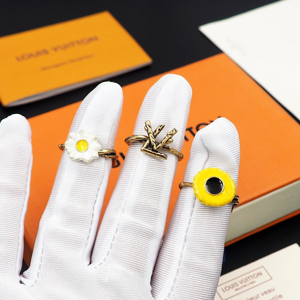 Louis Vuitton Gardening Set of Three 18K Gold Ring product image 3, provided for visual reference and product detail review