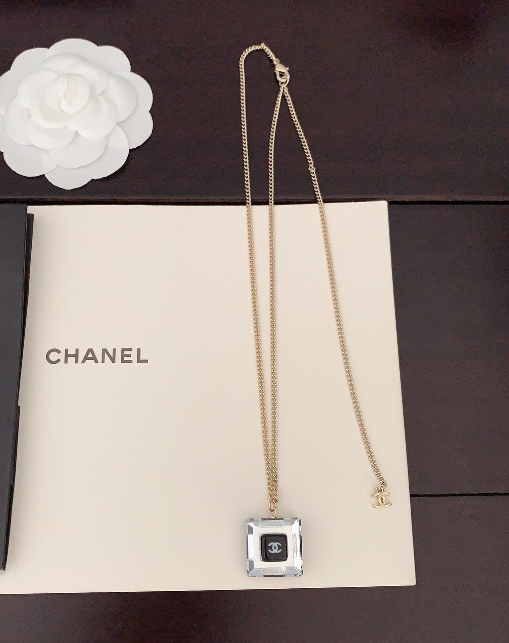Chanel Crystals 18K Gold Necklace product image 3, provided for visual reference and product detail review