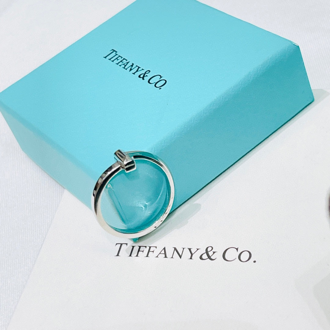 Tiffany T1 18K Gold Ring product image 5, provided for visual reference and product detail review