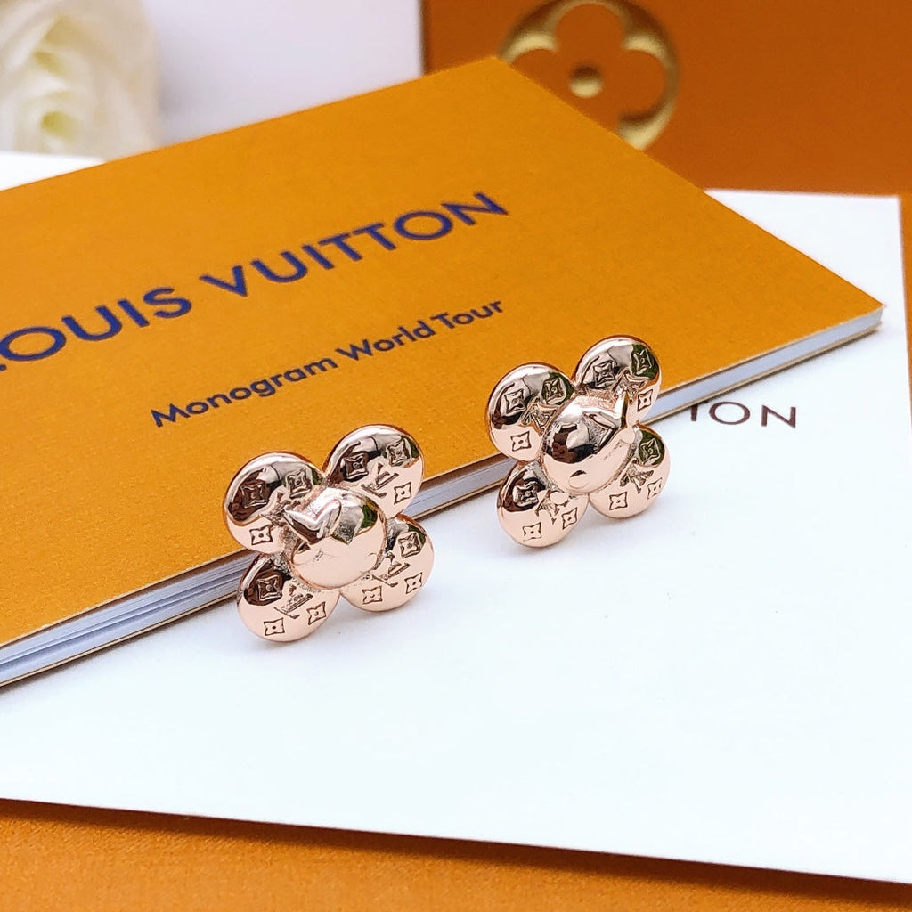 Louis Vuitton Vivienne 18K Gold Earrings product image 3, provided for visual reference and product detail review