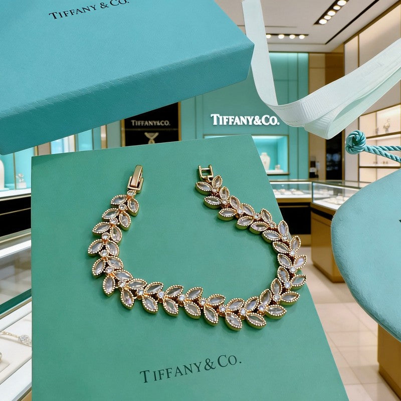 Tiffany Return to Crystal 18K Rose Gold Bracelet product image 3, provided for visual reference and product detail review
