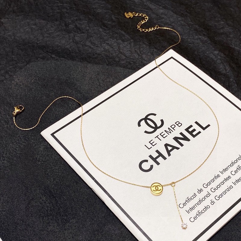 Chanel Gold 18K Gold Necklace product image 2, provided for visual reference and product detail review