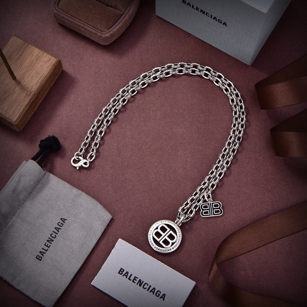 Balenciaga Chain 18K Gold Necklace product image 5, provided for visual reference and product detail review