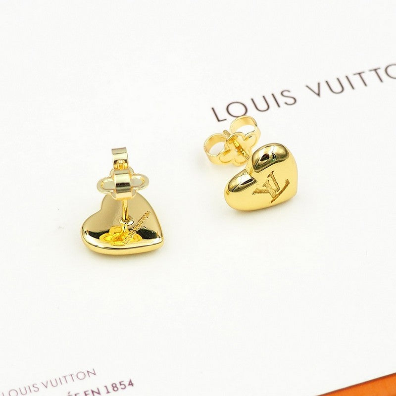Louis Vuitton Heart 18K Gold Earrings product image 8, provided for visual reference and product detail review