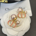 Dior 30 Montaigne Rani Pink Pearls 18K Gold Earrings product image 1, provided for visual reference and product detail review