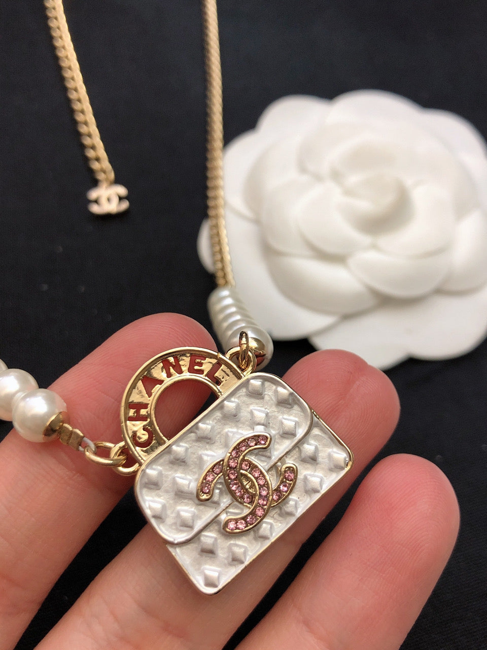 Chanel Pearls Bag Pendant 18K Gold Necklace product image 6, provided for visual reference and product detail review