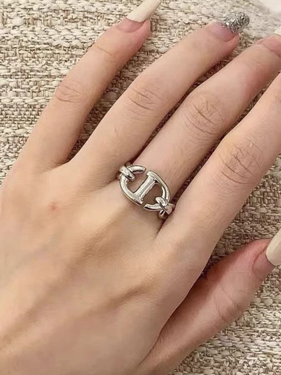 Hermes Farandole 18K Gold Ring product image 4, provided for visual reference and product detail review