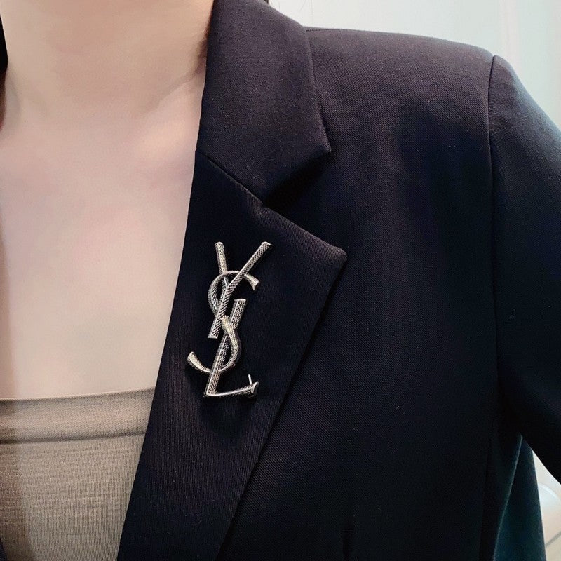 YSL Three Color 18K Gold Brooch product image 4, provided for visual reference and product detail review