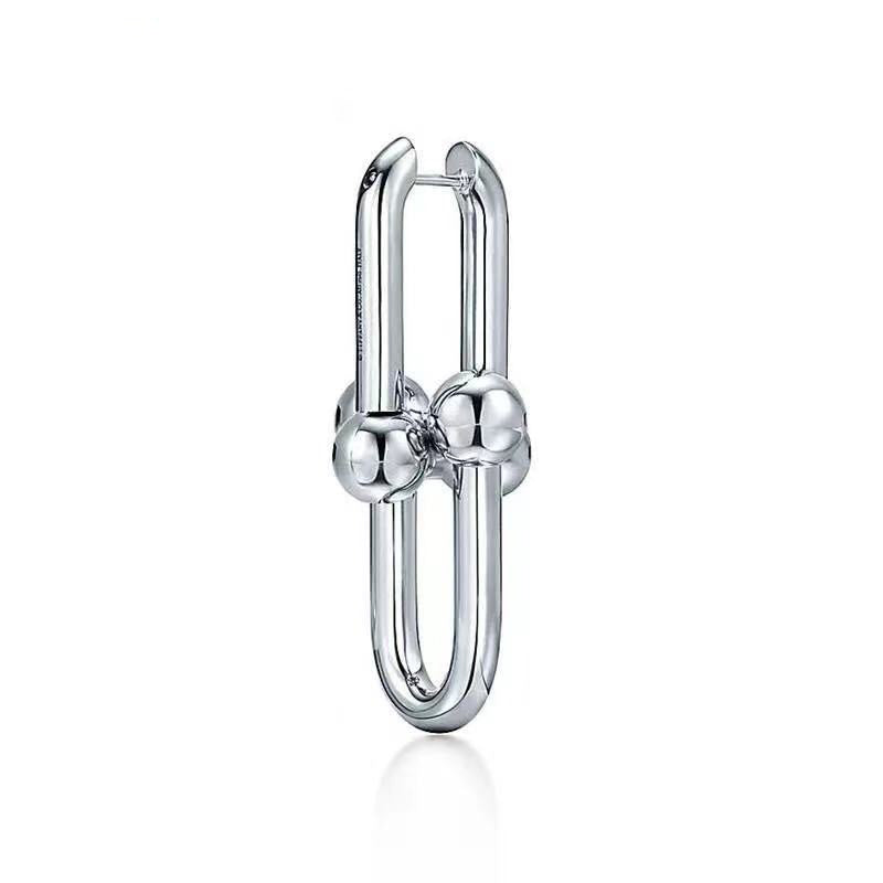 Tiffany HardWear Extra Large Link 18K Gold Earrings product image 7, provided for visual reference and product detail review