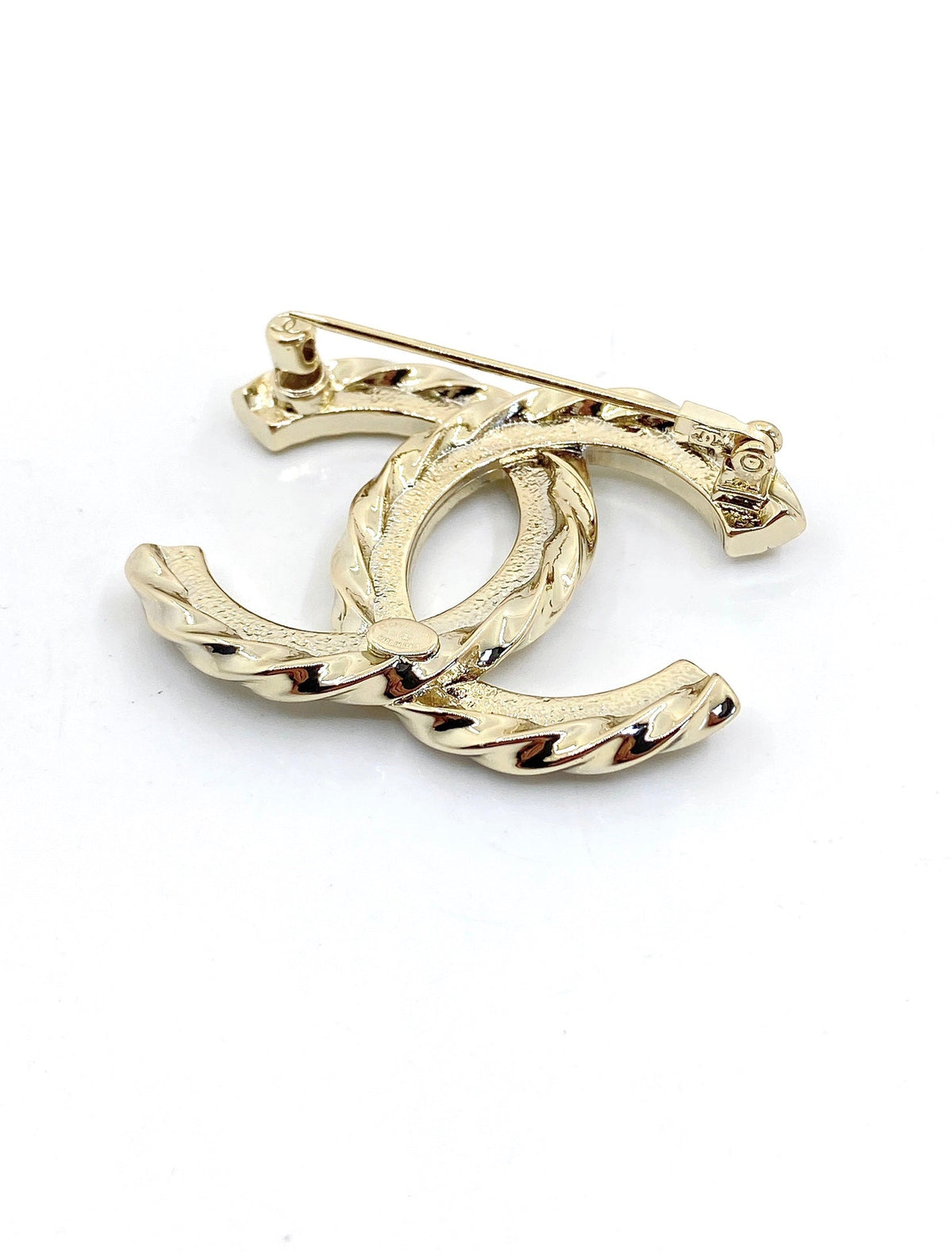 Chanel Diamonds 18K Gold Brooch product image 3, provided for visual reference and product detail review