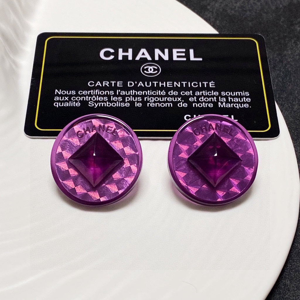 Chanel Vintage Purple 18K Gold Earrings product image 1, provided for visual reference and product detail review