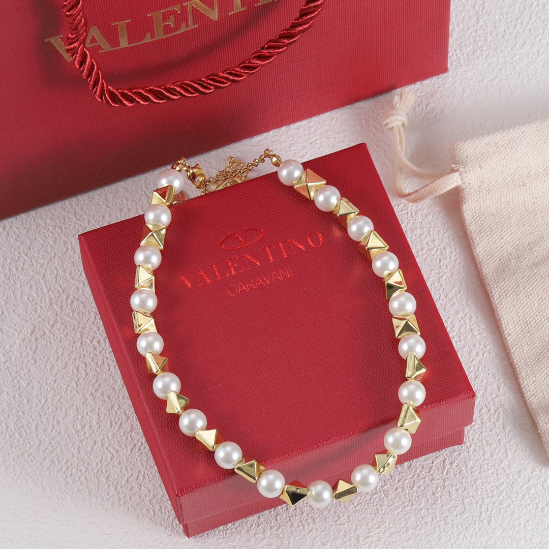 Valentino Rockstud Pearls 18K Gold Necklace product image 4, provided for visual reference and product detail review
