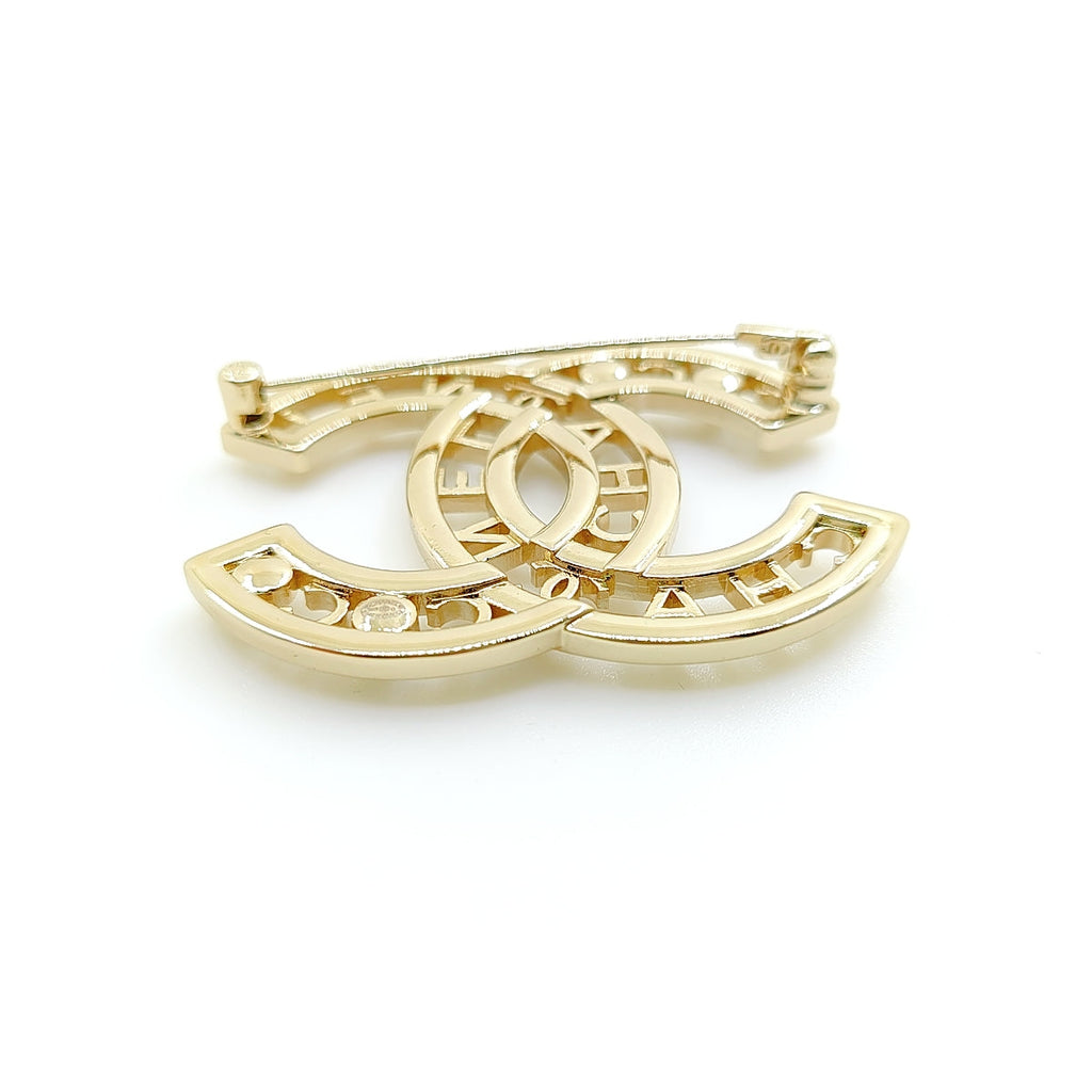 Chanel Script Diamonds 18K Gold Brooch product image 5, provided for visual reference and product detail review