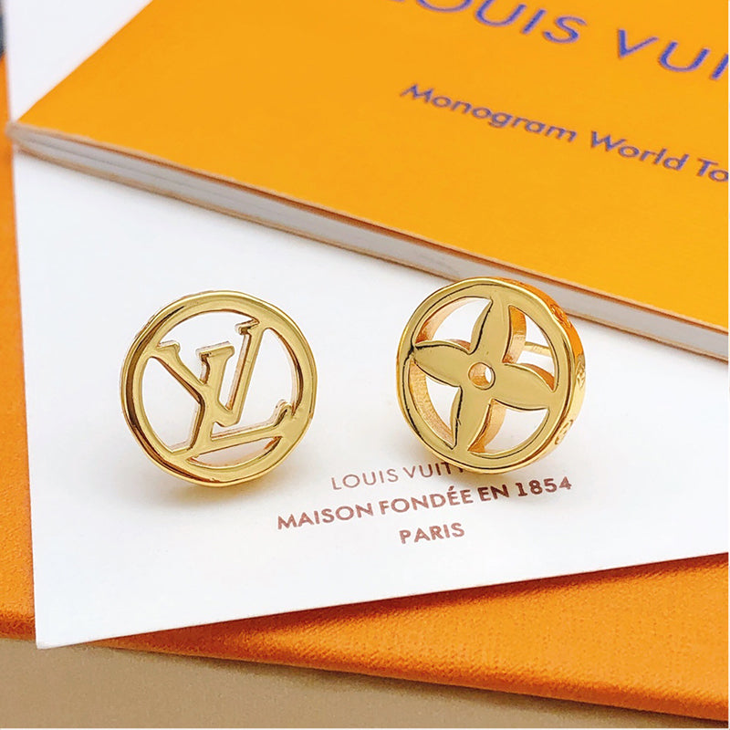 Louis Vuitton Blossom 18K Gold Earrings product image 2, provided for visual reference and product detail review