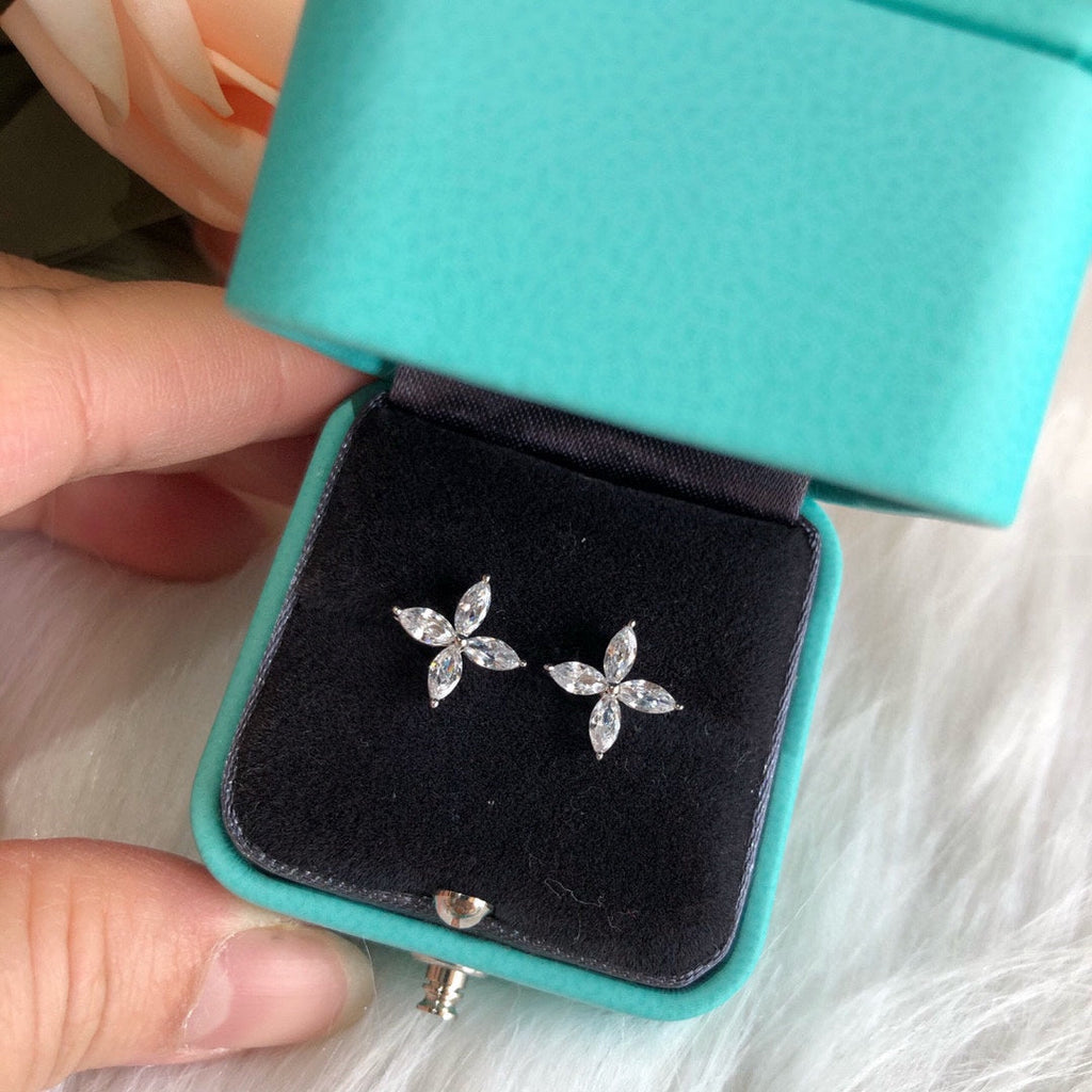 Tiffany Victoria 18K Gold Earrings product image 2, provided for visual reference and product detail review
