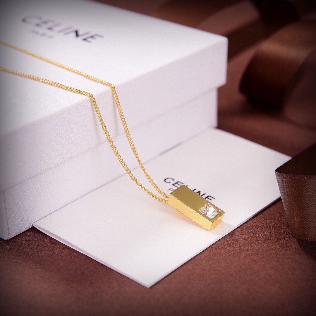 Celine Sentimental Double Square Diamond 18K Gold Necklace product image 7, provided for visual reference and product detail